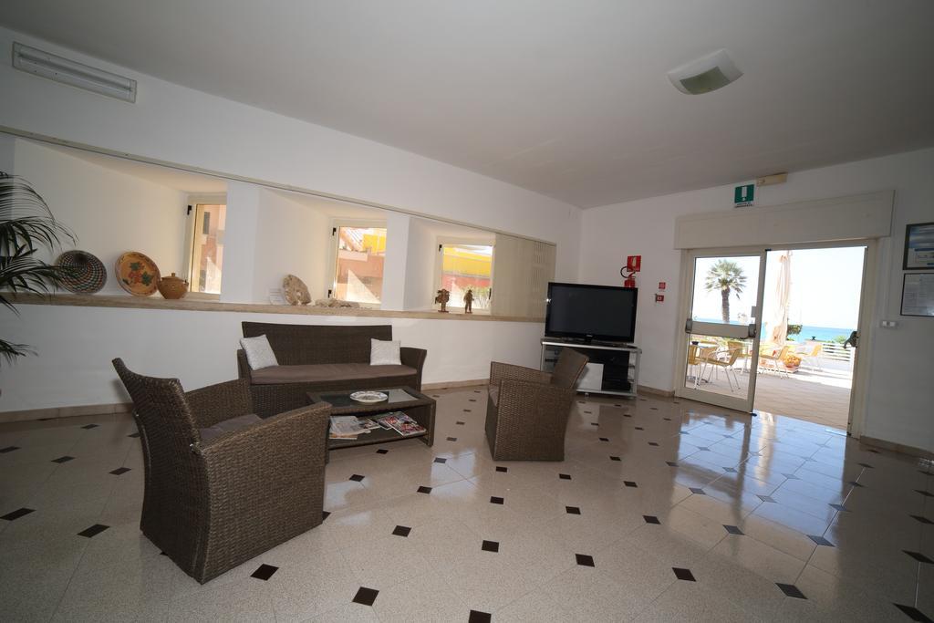 Hotel Albatros Torre Vado Exterior photo