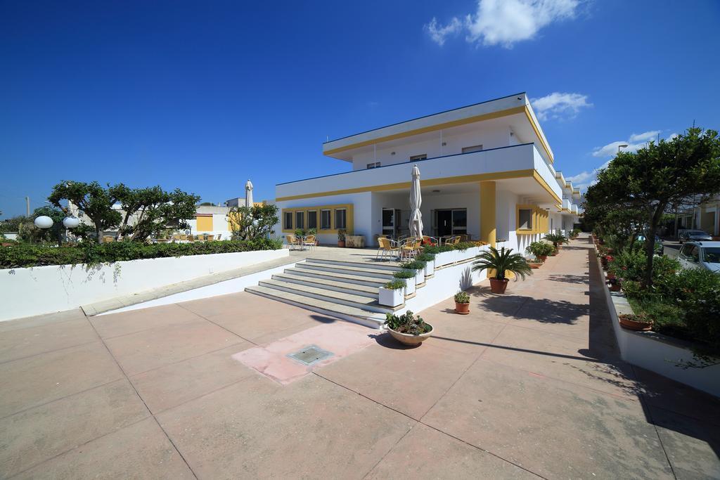 Hotel Albatros Torre Vado Exterior photo
